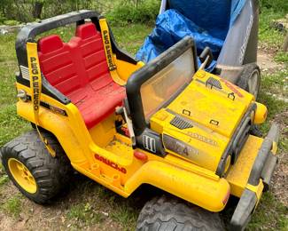 Peg Perego Gaucho Jeep with charger, manual (needs a major car wash)