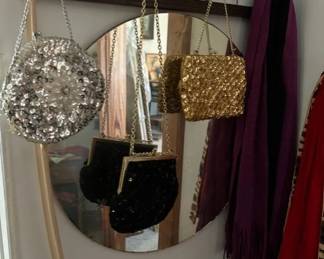 Aren't those cute little purses?  And look at the hooked piece.