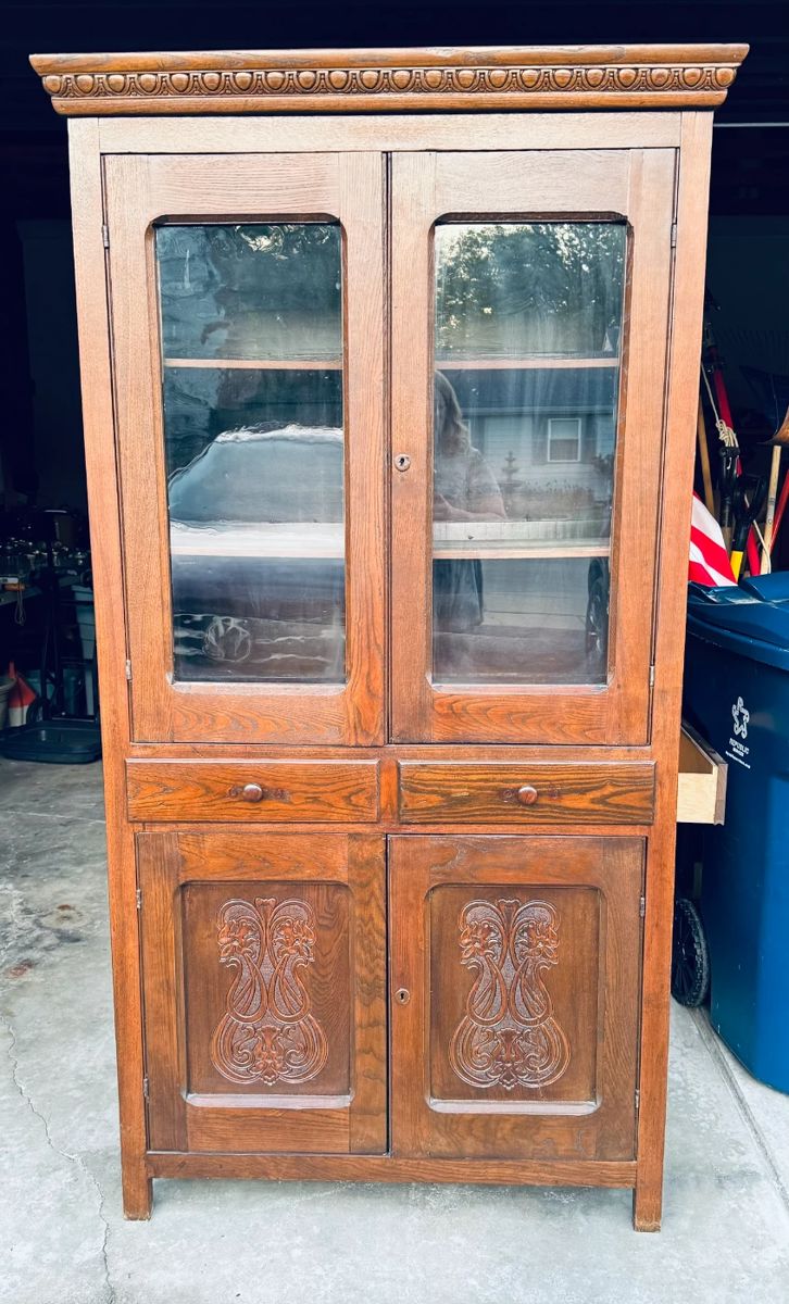 Antique early 1900's china hutch with bubble glass on one door. Beautiful family heirloom!