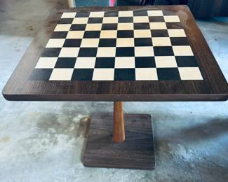 Vintage chess/checkers table. Near perfect condition.