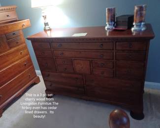 Old Salem Collection by Lexington Furniture. Dresser w/17 drawers.