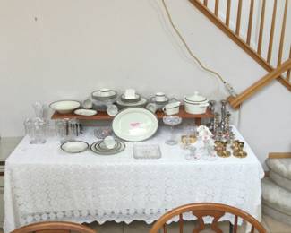 “Mi Casa” Emporio 8 pc setting, platter, casserole w/lid, gravy w/liner plate separately priced. Some pretty candlestick holders & clear glass.