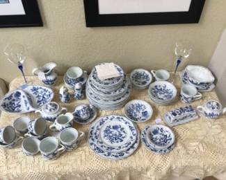 Blue Danube Blue Onion 6pc place settings. Separately priced serving dish, creamer pitcher, butter dish, teapot & gravy dish.