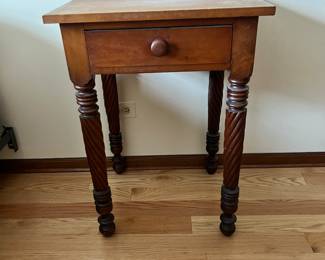 Late 18th Century Cherry American  Twisted Leg End Side Table