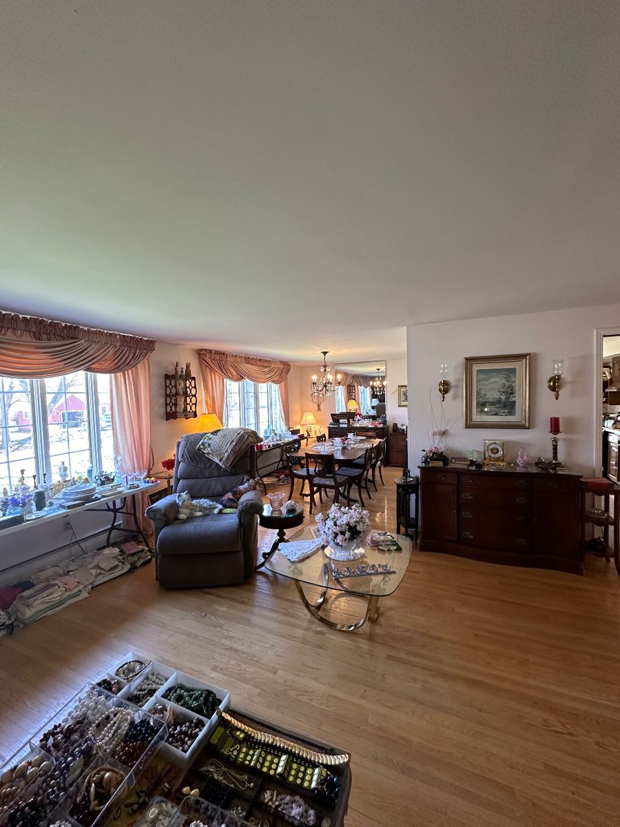 ESTATE SALE 50 OFF SUNDAY in Lewiston, NY starts on 4/5/2024