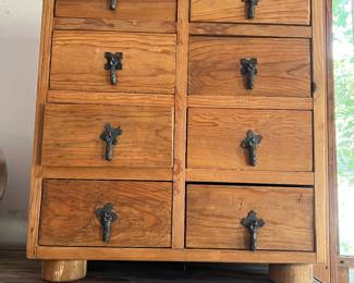 Small 6 drawer storage chest 