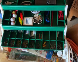 Fishing tackle box