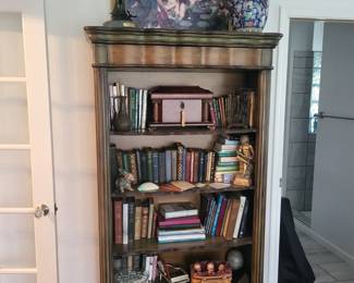 Open bookcase with bottom drawer