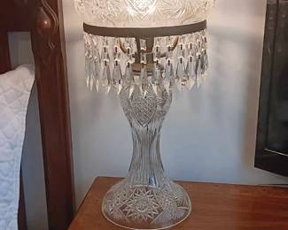 ANTIQUE AMERICAN BRILLIANT CUT GLASS LAMP