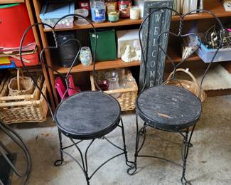 Vintage Wrought Iron ice cream parlor chair (2)