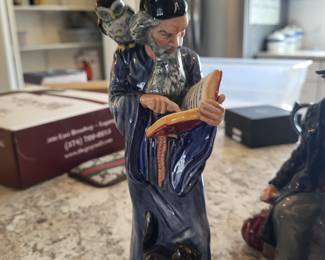 ROYAL DOULTON Porcelain figurine "The Wizard"