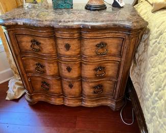 #105 - $1495 - Thomasville king bed, (2) nightstands 38x20x23, Dresser with mirror 76x7'Hx20D