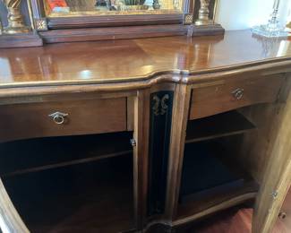 $750 Drexel Heritage - Hampshire sideboard & Mirror 77wx21dx36h mirror 40x57