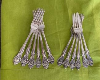 Gorham - King Edward set of sterling - Rare pattern - 12 knifes, 12 forks, 12 salad forks, 16 teaspoons, 8 ice tea, 8 apetizer forks, 5 o'clocks spoons. + 12 serving spoons - Total of 85 pieces - $3,800.
