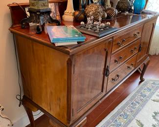 #36 - $500 Queen Ann sideboard 64Lx38Tx23D (very good condition)