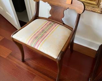 #91 - $60 - Vanity Bench American