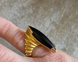 E- real cool 14kt sculptura 80's design pinkie ring & onyx sz 5