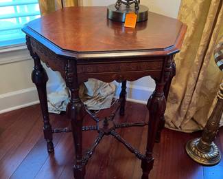#102 - $90 - Octogonal side table 25Wx29 1/2T
