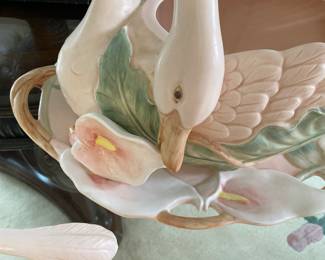 Flower need to be reglued.