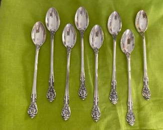Gorham - King Edward set of sterling - Rare pattern - 12 knifes, 12 forks, 12 salad forks, 16 teaspoons, 8 ice tea, 8 apetizer forks, 5 o'clocks spoons. + 12 serving spoons - Total of 85 pieces - $3,800.