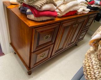 #71 - $240 Cabinet with 4 drawers & double door 22Dx33Lx32 1/2T