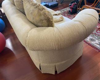 #60 - $295 - Thomasville rounded back sofa velvet 88Lx40Dx32H