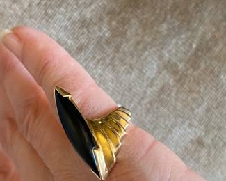 E- real cool 14kt sculptura 80's design pinkie ring & onyx sz 5 - $495