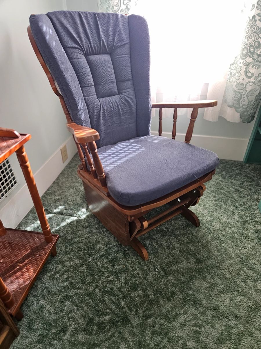 One Day Make up Estate Sale in Utica, NY starts on 4/6/2024