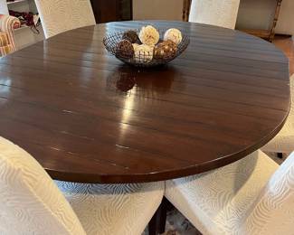 Modern round Table with extensions