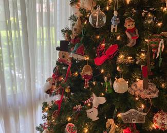 Hidden Pixies in the Tree!!