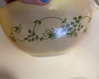 Pyrex Green Ivy Small