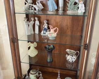 Thomasville Furniture, Right Size Lighted Curio Cabinet