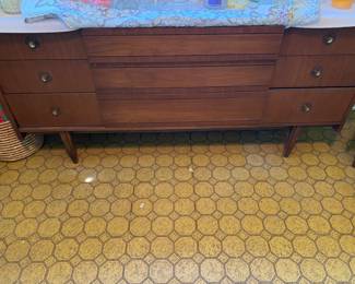 Mid Century Mainline By Hooker Furniture, Low Boy