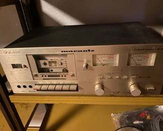 Marantz Cassette Player, Powers On, Cassette Deck Opens