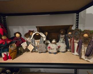 Lizzie High Nativity set & two other Christmas pieces