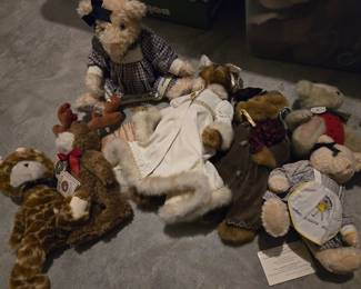Collectible bears - Boyd's, Bearington Collection