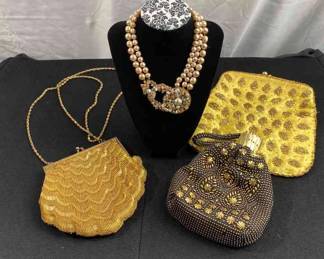 Faux Pearl Necklace With Large Decorative Pendant * Vintage Handbags