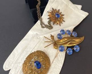 Gold Tone * Blue Faceted Glass Brooches * Soft Cream Leather Ladies Short Gloves Small Size