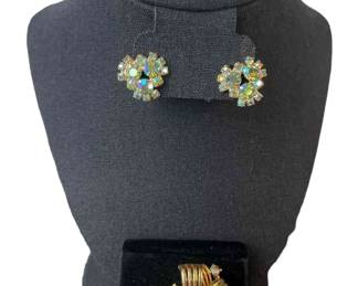 Iridescent Greens Clip On Earrings * Brooch Set * Lisner Gold Tone With Faceted Glass Brooch