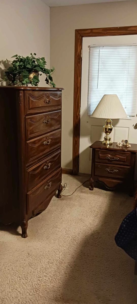 Living Estate Sale Lake Bob Sandlin Pittsburg starts on 4/11/2024
