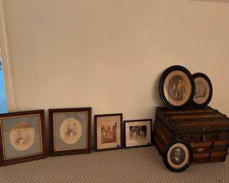 Artwork
Antique trunk
Old framed photos