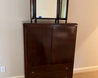 Tobey armoire (twin bedroom set)
Shaving mirror