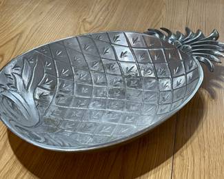 Large Wilton Pineapple serving dish, 16" x 9.5",  was $14, NOW $10