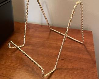 Gold, Plate Easel,  was $4, NOW $2