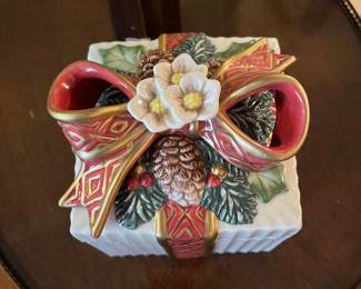 Additional view of Fitz & Floyd trinket box ~