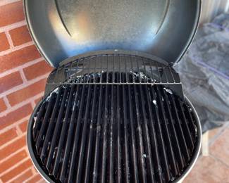 Inside View of CharBroil Grill