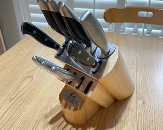 Chicago Cutlery full set of Knives (10), was $30, NOW $20