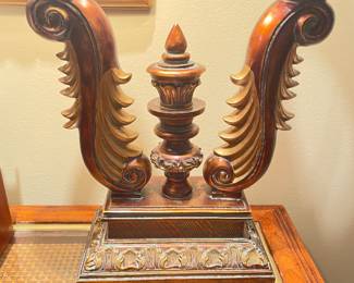 Close up view of the base of the double lamp ~