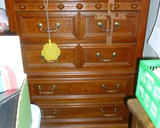 Chest of drawers