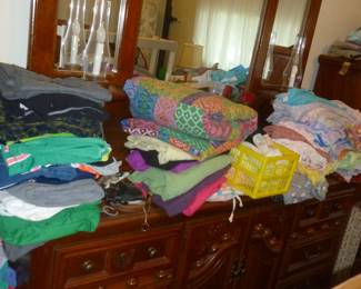 Dresser w/hutch type mirror